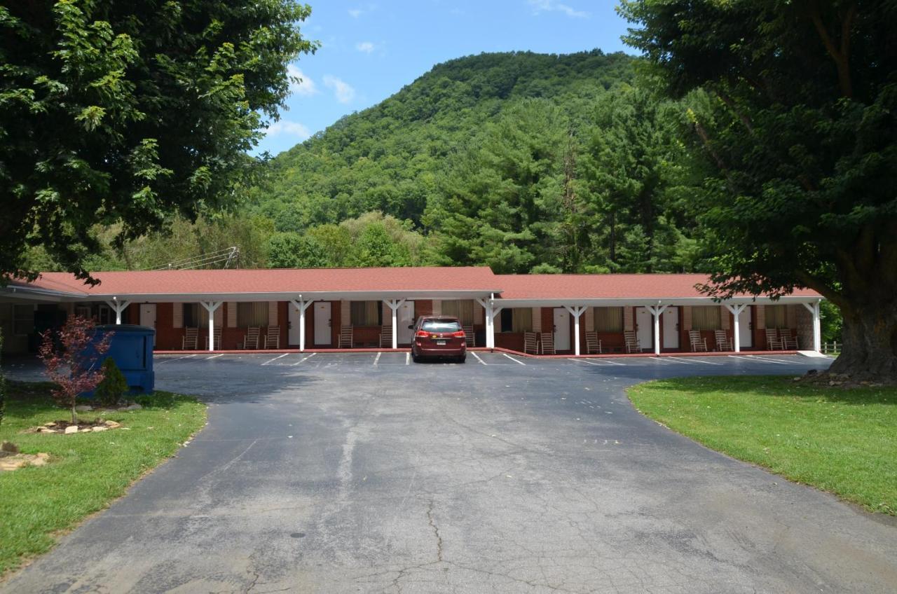 Travelowes Motel - Maggie Valley Exterior photo