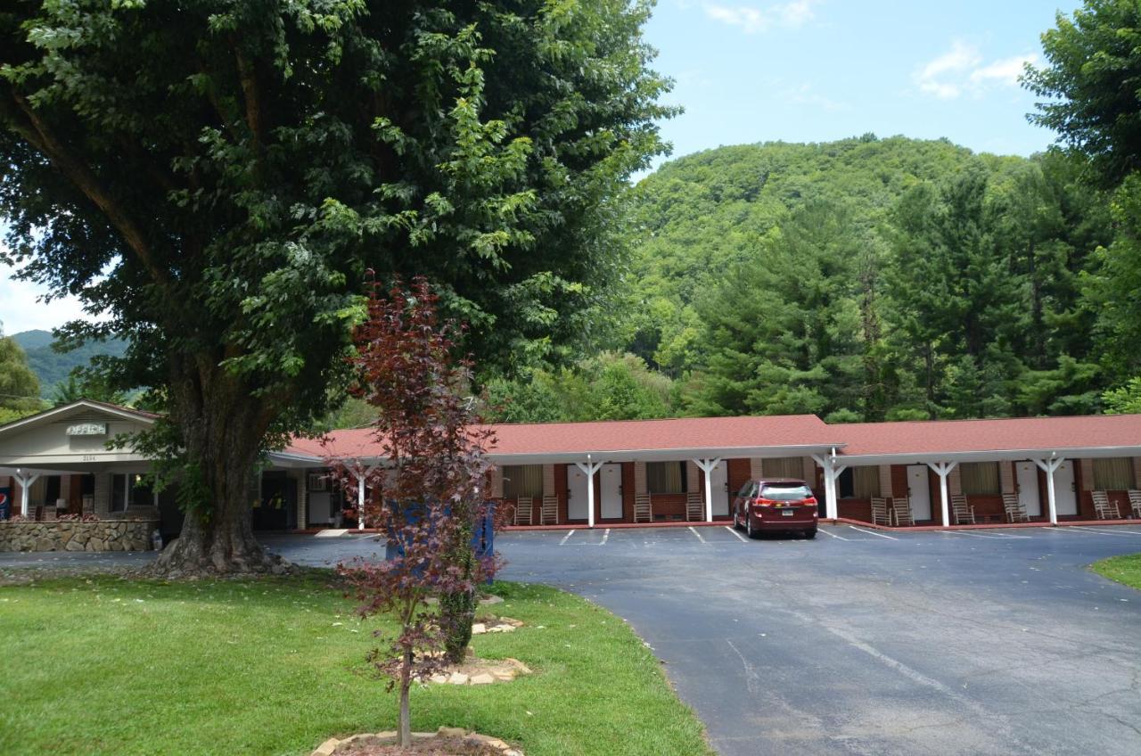 Travelowes Motel - Maggie Valley Exterior photo